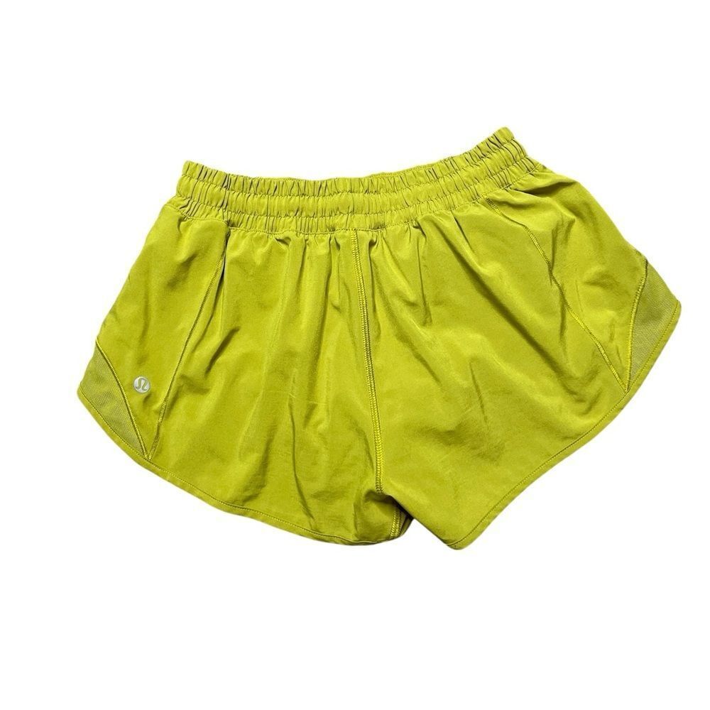 LULULEMON Hotty Hot Short II 2.5" in Meadow Size 6 - Picture 4 of 10